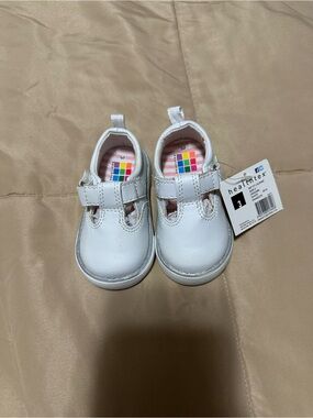 healthtex White Baby Mary Jane Walker Shoes with Hook-and-Loop Strap